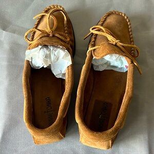Minnetonka Moccasins Men’s 8 Like New!